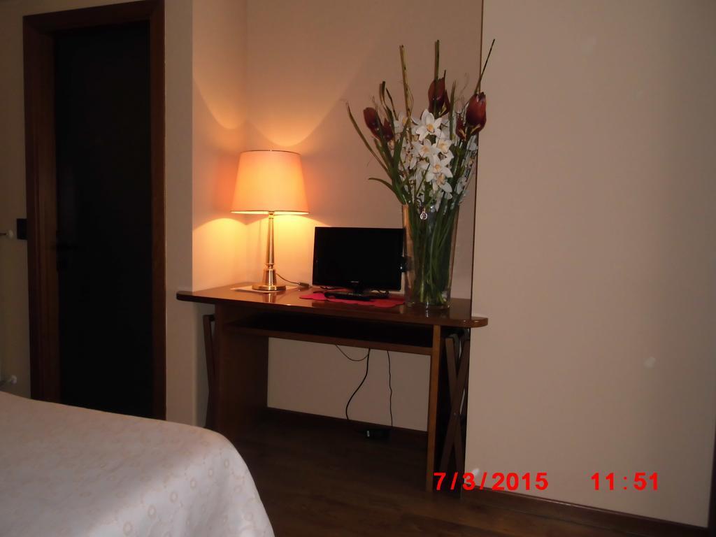 Albergo Ponte Vecchio Cernobbio Zimmer foto