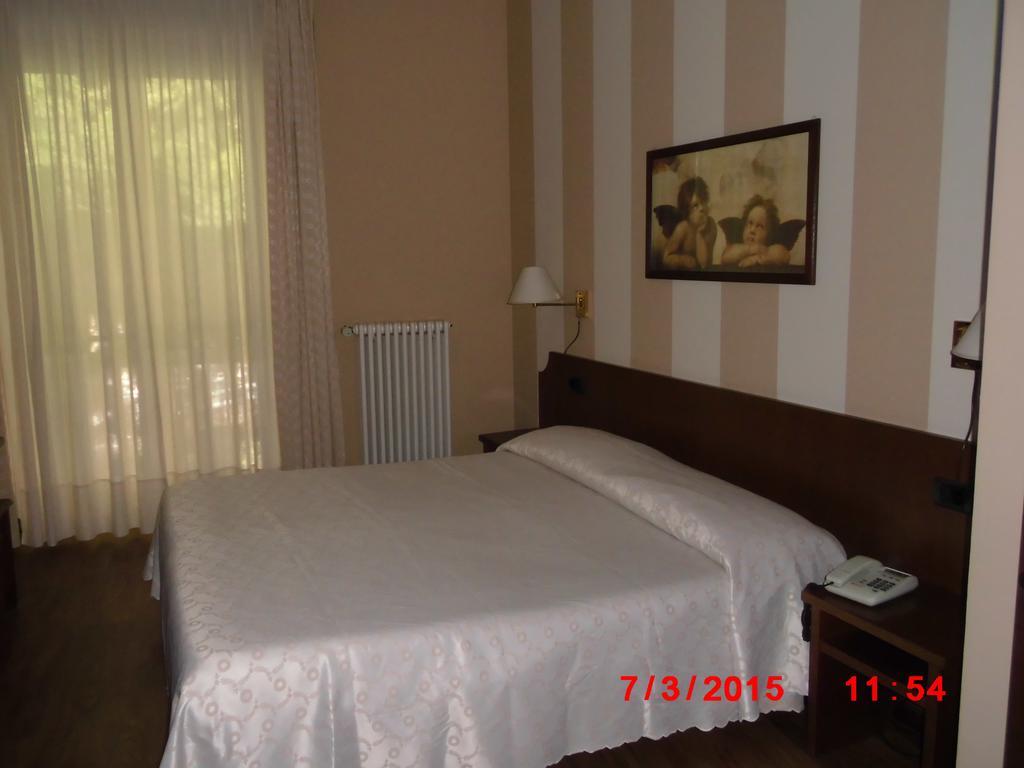 Albergo Ponte Vecchio Cernobbio Zimmer foto